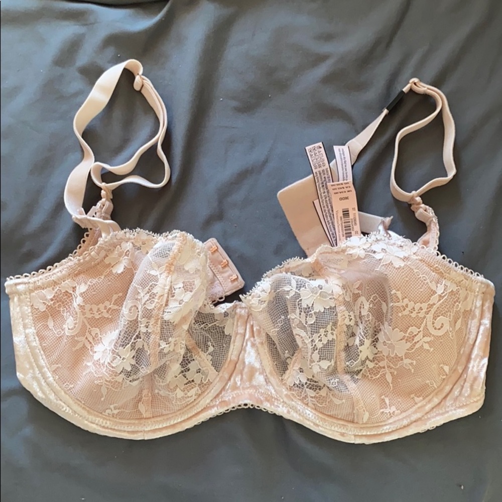 VS Light Pink Bra